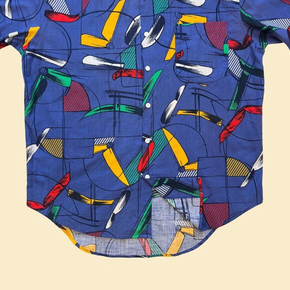 1990s abstract mens shirt, size M vintage 90s blue, red & green short sleeve top - Picture 4 of 10